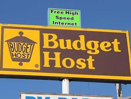 Golden Wheat Budget Host Inn Junction City Exterior photo